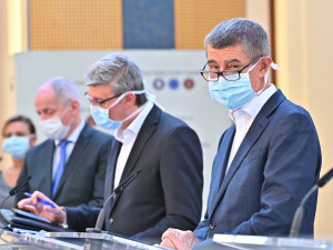 Nouzový stav by měla vláda schvalovat ve středu