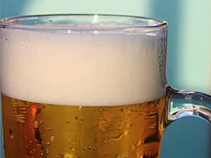 Pivo v Česku zdražuje. Po dalších značkách zvýšil ceny i Staropramen