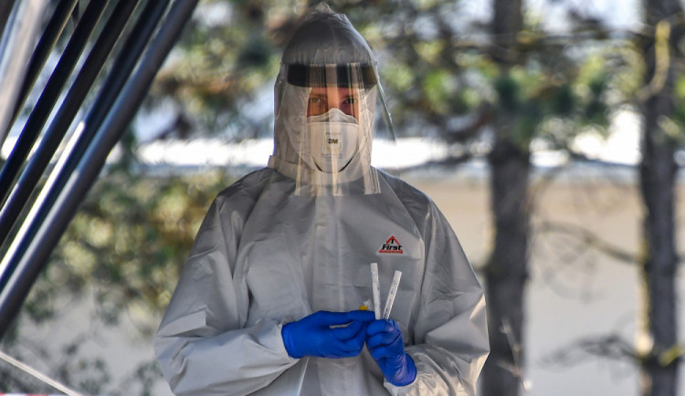 Ministerstvo opravilo data: za středu nakonec přibylo téměř 3000 nakažených