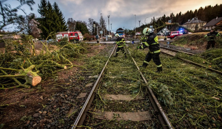 V Olomouckém kraji bude od soboty do nedělního rána foukat silný vítr