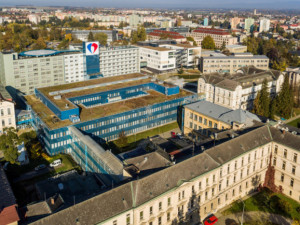 FN Olomouc kvůli epidemii covid-19 omezila plánované neakutní operace, v izolaci je zhruba osmdesát zdravotníků