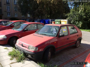 Z olomouckých ulic mizí odstavené vraky aut s prošlou technickou prohlídkou