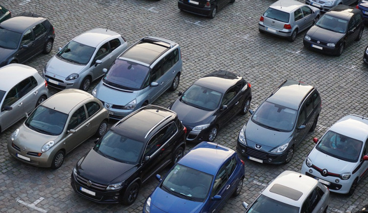 Vedení města žádá olomoucké podnikatele o vyplnění dotazníků kvůli parkovací politice