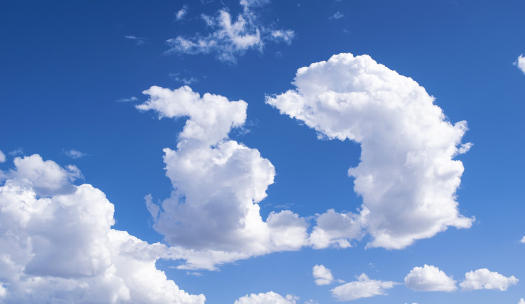 Lepší ovzduší? Podle meteorologů přispělo počasí i nouzový stav