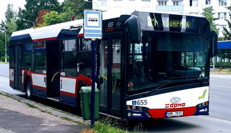 Přehledně: DPMO kvůli zavřeným školám zruší posilové spoje