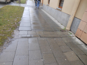 Od pondělí nepůjde zaparkovat v Pöttingově ulici. Budou se opravovat chodníky