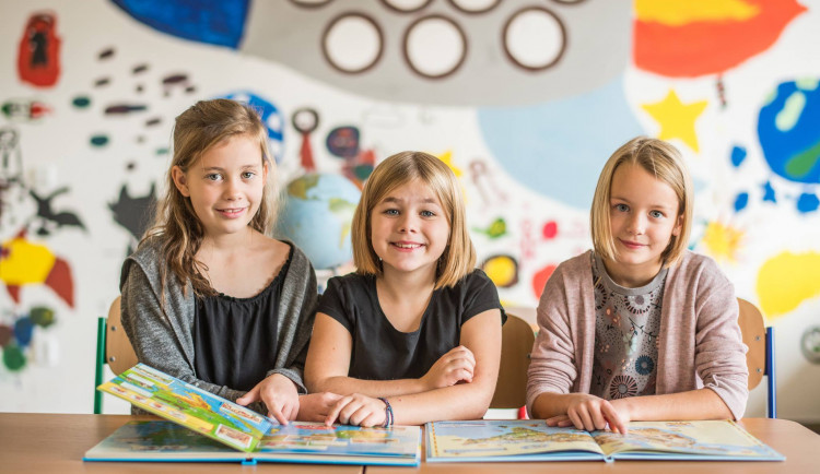 Domácí výuka z obýváku. Jak se z ní nezbláznit?