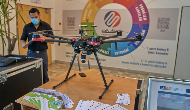 Střední průmyslová škola v Jeseníku připravuje kurz pilotování dronu