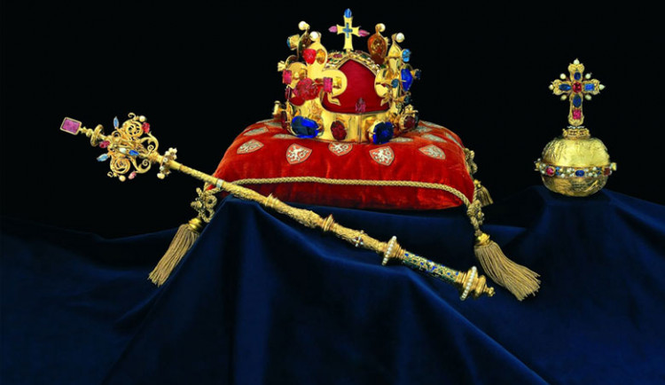 V Olomouci je výstava korunovačních klenotů, čeká na návštěvníky