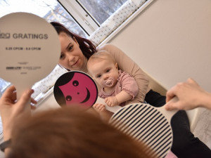 Nová zraková laboratoř Společnosti pro ranou péči zkoumá, jak děti vidí