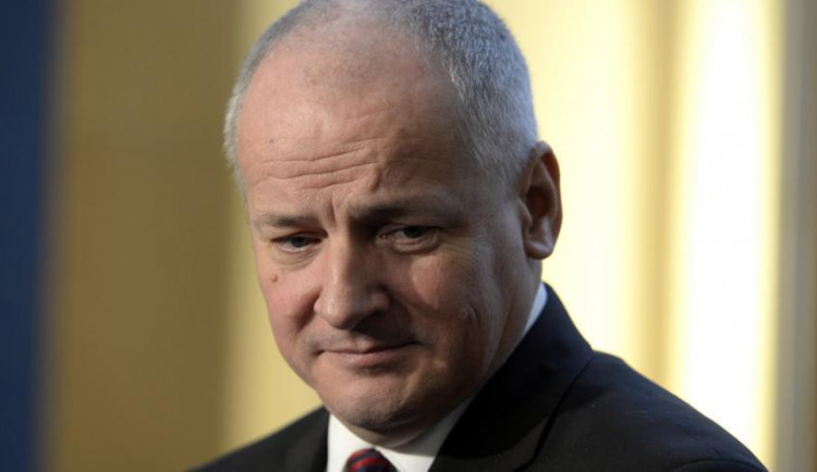 Žáci prvního stupně se v pondělí do škol nevrátí, řekl ministr Prymula