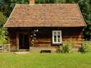 Z chaty ukradl pálenku a zavařeniny, nyní mu hrozí tříleté vězení