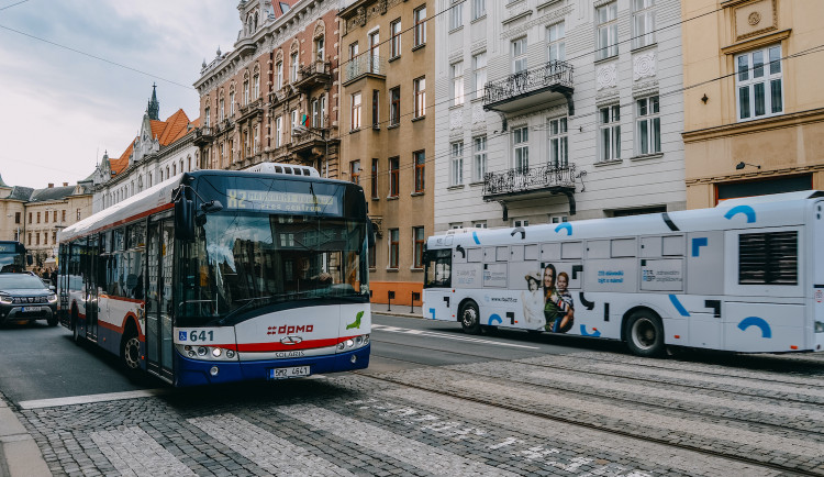 DPMO plánuje nákup deseti autobusů