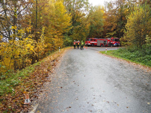 Při nehodě zasahovali také hasiči.