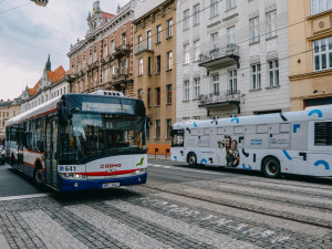 DPMO plánuje nákup deseti autobusů