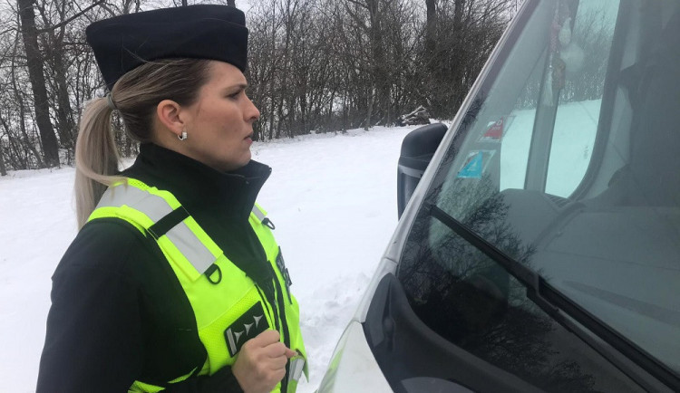 V Prostějově pokutu za stěračem nenajdete, tamní strážníci přestupky nově řeší bez řidičů