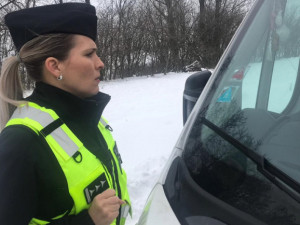 V Prostějově pokutu za stěračem nenajdete, tamní strážníci přestupky nově řeší bez řidičů