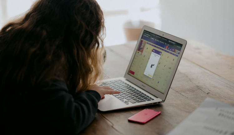 Pedagog: Občas si připadám při mluvení do zdi jako blázen