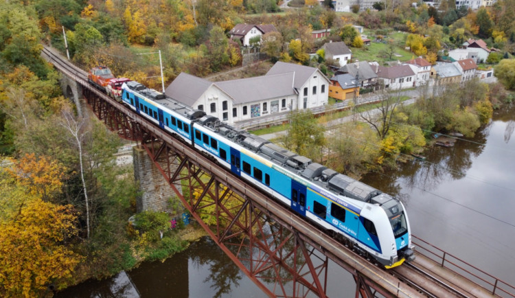 ČD podepsaly smlouvu na modernizaci regionálních vlaků Olomouckého kraje. První budou hotové do roka