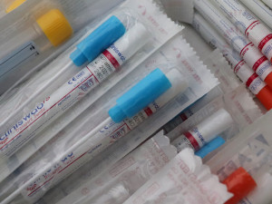 Odpoledne začne rozvoz antigenních testů v Olomouckém kraji