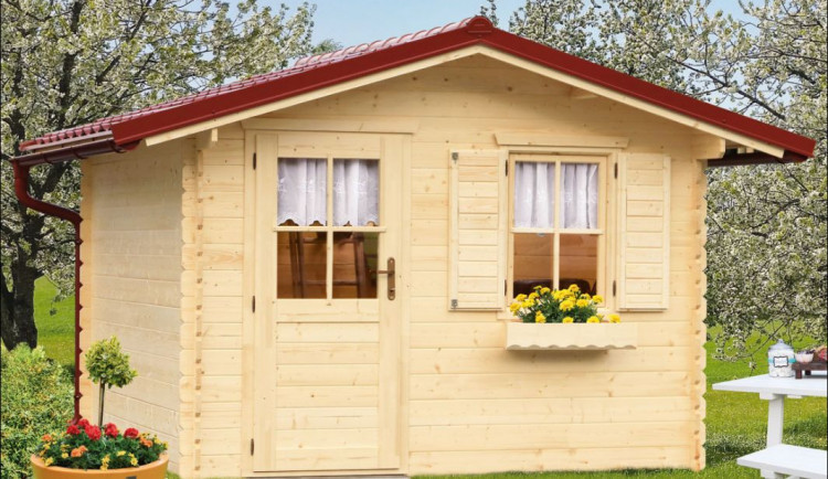 Zloděj vypáčil dveře zahradnických domků a ukradl z nich nářadí, kanystry i hřebíky