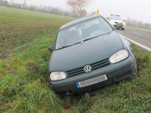 Mladík bez řidičáku boural v kradeném autě, z místa odešel po svých, do cíle se vydal na následně ukradeném kole