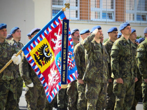 PRŮZKUM: Mladí Češi věří spíš armádě a policii, nejméně politikům