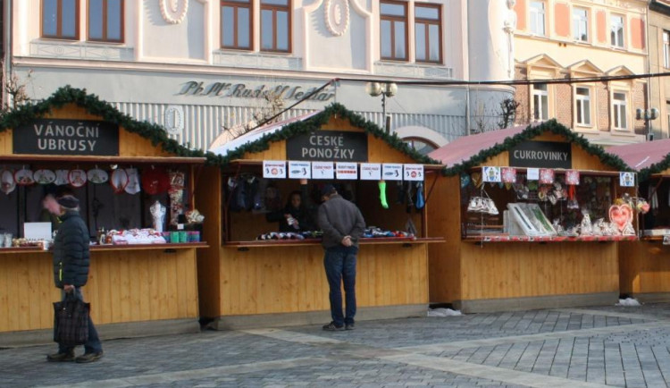 Rozsvícení stromu bez diváků, žádné koncerty, s punčem domů, v Přerově mají o podobě vánočních oslav jasno