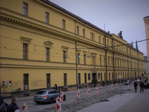 Vláda projedná návrh na prodej Hanáckých kasáren v Olomouci