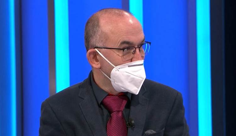 Malé obchody by mohly podle systému PES otevřít za týden, řekl Blatný