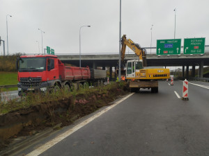 Na dálnici D46 před Olomoucí budou nová svodidla. Omezení potrvá do konce roku