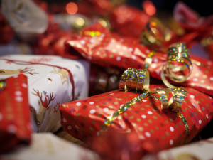 Podle průzkumu Češi neradi vymýšlejí dárky na Vánoce, nejhorší je žádný