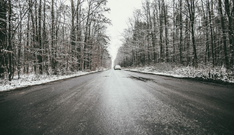 V části Olomouckého kraje hrozí v noci náledí