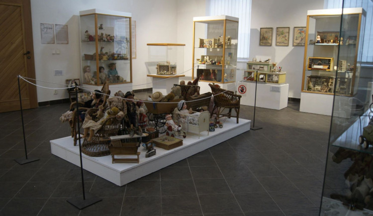 Muzeum v Zábřehu otevře výstavu historických hraček, které si děti dříve přály od Ježíška