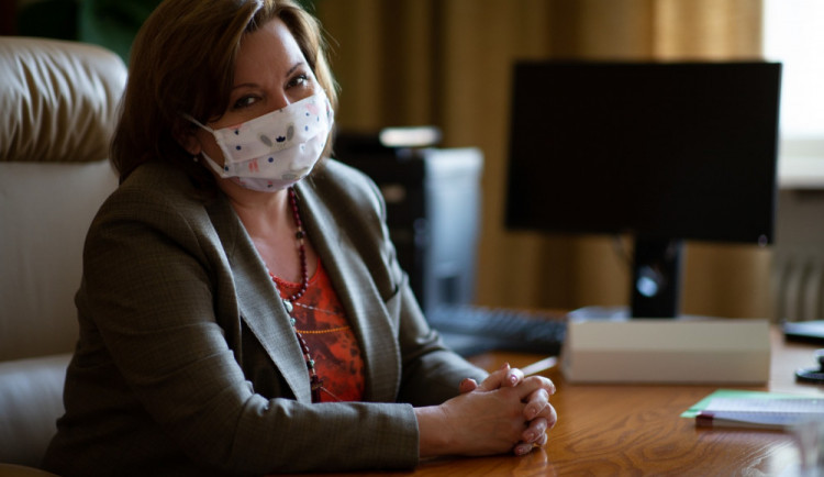 Schillerová navrhuje snížení daně na menstruační pomůcky