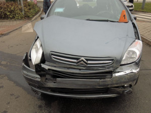 Řidička nedala přednost a střetla se s řidičem pod vlivem