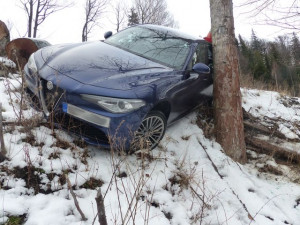 FOTO: Bilance dvou dopravních nehod na Jesenicku činí 170 tisíc korun