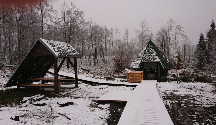 FOTO: Vojenské lesy obnovily prameniště Odry na Libavé. Vznikla zde naučná stezka