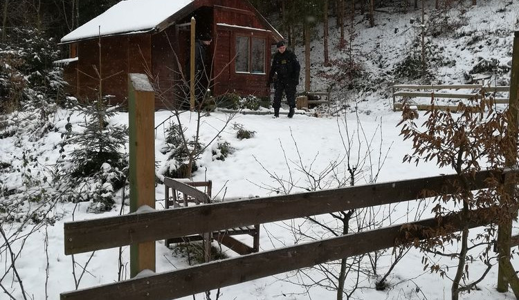 FOTO: Jak na zimu zabezpečit chatu? V chatové oblasti proběhla pravidelná policejní preventivní kontrola