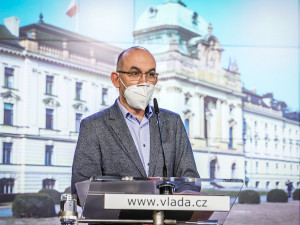 Dnes se otevřou papírnictví a obchody s dětským zbožím. Vláda bude žádat o prodloužení nouzového stavu