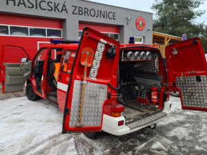 Dobrovolní hasiči ve Štěpánově dostali od Olomouce darem hasičský vůz