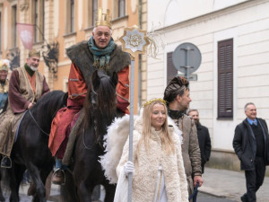 Tři králové na koních projedou Olomoucí. Doprovodí je zpěvácí divadla