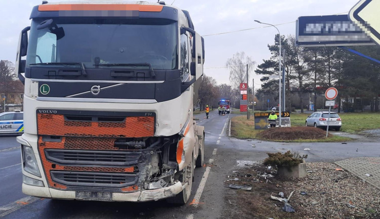 Již třetí úmrtí v letošním roce v Olomouckém kraji na silnici. Nehoda se stala v Uničově kvůli nedání přednosti