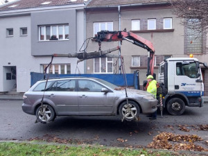 Necháváte stát vrak na ulici? Prostějov vám jej odtáne