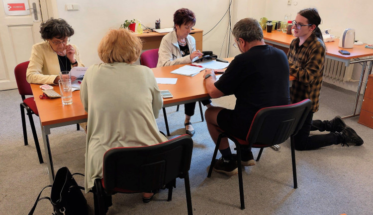 Moderní senior v Prostějově nabízí kurzy telefonů a počítačů. Začínáme 7. března