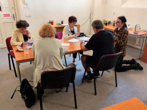 Moderní senior v Prostějově nabízí kurzy telefonů a počítačů. Začínáme 7. března