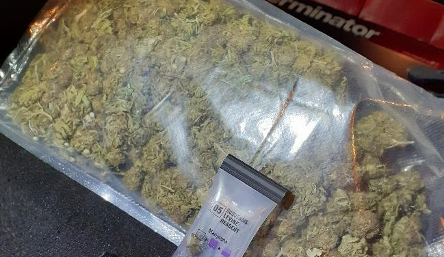 Policisté v únoru chytili muže s marihuanou, následně dva výrobce výrobce pervitinu s léky z Polska