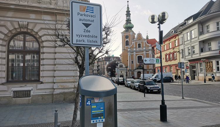 (Ne)placené parkování v Přerově. Problém řešíme, reaguje radnice na opoziční experiment