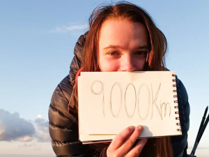(NE)OBYČEJNÍ: Jsem blázen, asi ano, ale nuda je horší, říká dívka, která jde pěšky ze Španělska do Norska