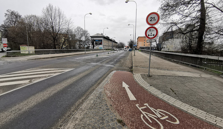 Tři zrušené přechody a problematická cyklostezka. Spolek navrhuje úpravu přestavby rušné olomoucké ulice